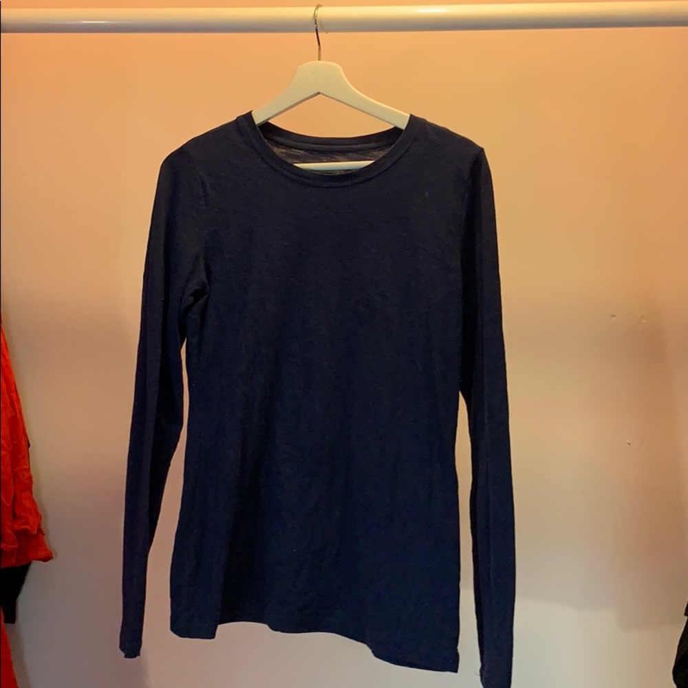Two long sleeved crew neck t-shirts - Picture 2 of 7